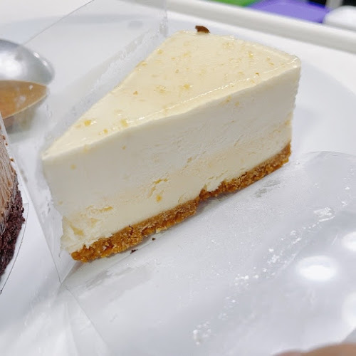 Cat & the Fiddle Cakes - Junction 8 - Hospitality and gastronomy