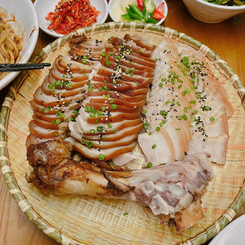 itaewon jja jang - Hospitality and gastronomy