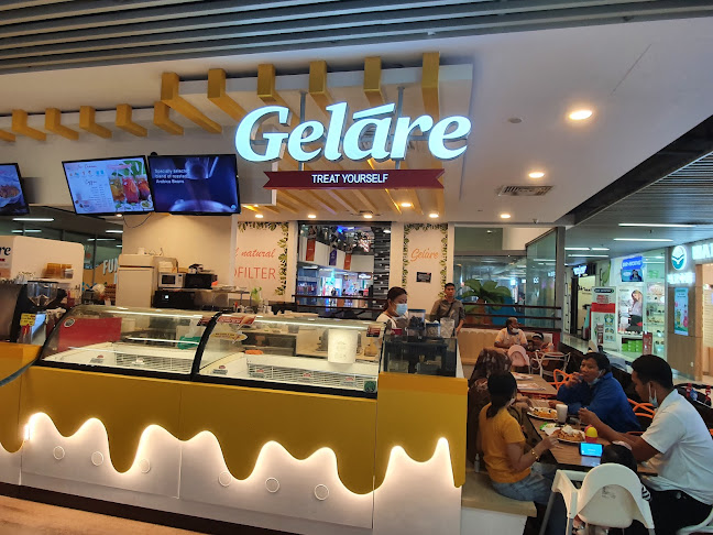 Geláre Causeway Point - Singapore