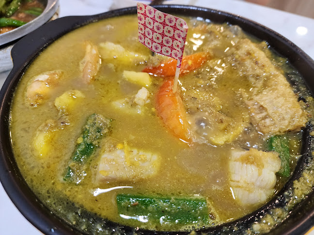 Lau Wang Claypot Delights @ Singpost Centre - Singapore