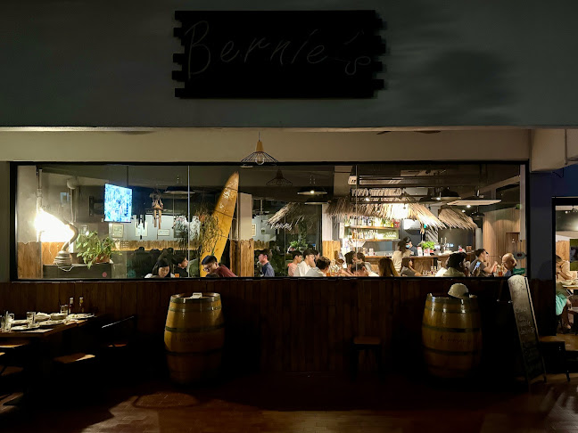 Opinii despre Bernie's în Singapore - Hospitality and gastronomy