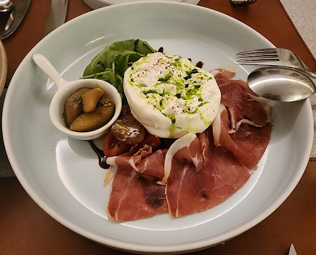 Cinder Steakhouse at Wheeler's Estate