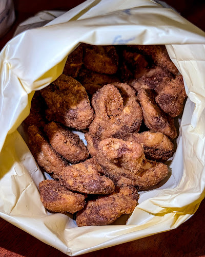 Opinii despre Famous Amos Wisma Atria în Singapore - Hospitality and gastronomy