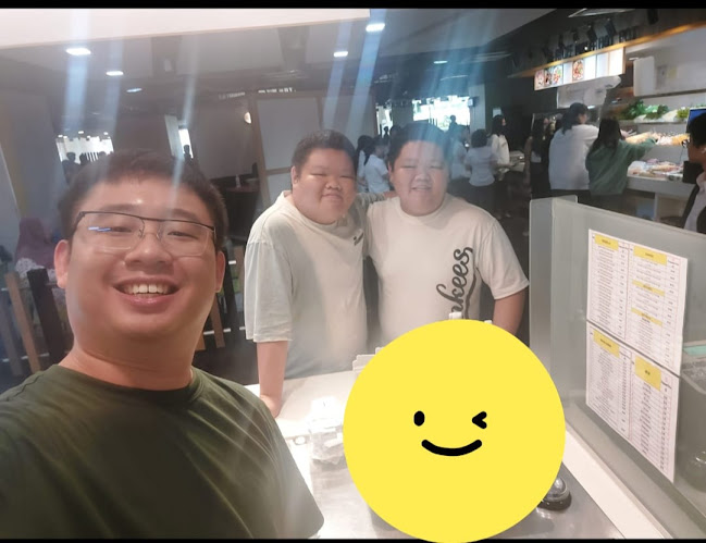 Comentarii opinii despre Makan Star