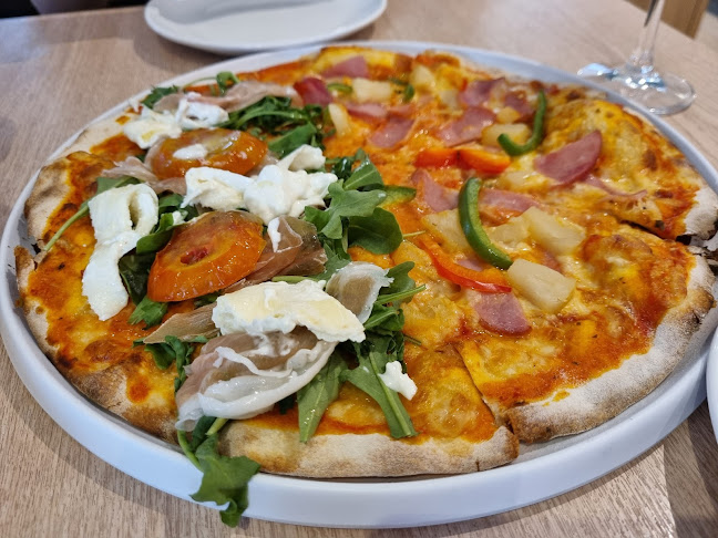 Peperoni Pizzeria @ Upper Thomson - Hospitality and gastronomy