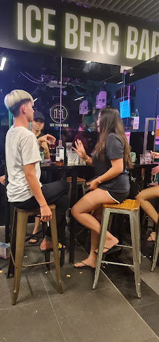 Comentarii opinii despre Ice Berg Bar