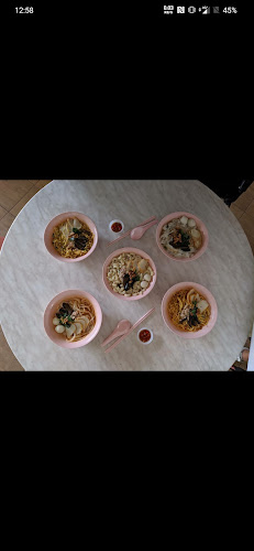 17 Teochew Fishball Noodle - Hospitality and gastronomy