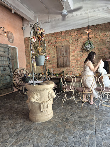 346 Joo Chiat Rd, Singapore 427596