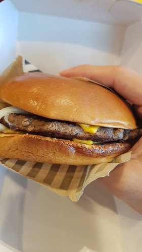 9 Sentul Cres, #03-05 SAFRA Punggol, Singapore 828654