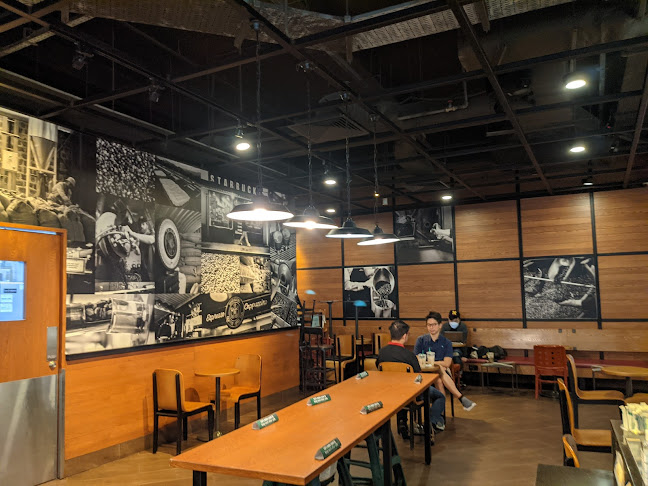 Opinii despre Starbucks Kallang Wave Mall în Singapore - Hospitality and gastronomy