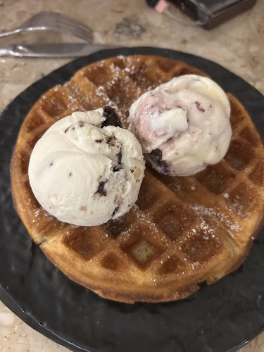 Sweet Cheeks (Potong Pasir)