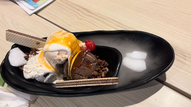 Opinii despre Swensen's (Waterway Point) în Singapore - Hospitality and gastronomy