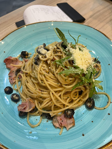 Opinii despre Hot Tomato Bistro în Singapore - Hospitality and gastronomy