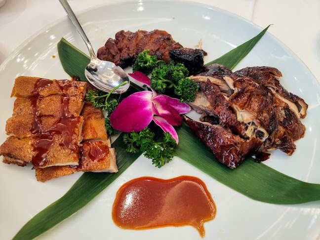 Peach Garden @ The Metropolis - Hospitality and gastronomy