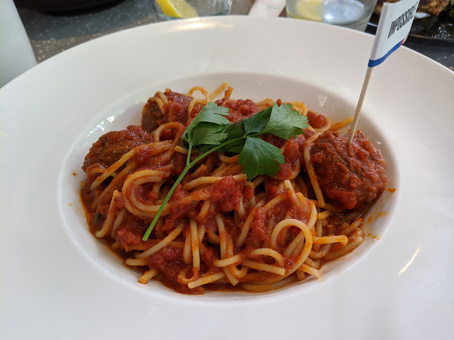 Privé Paragon - Singapore