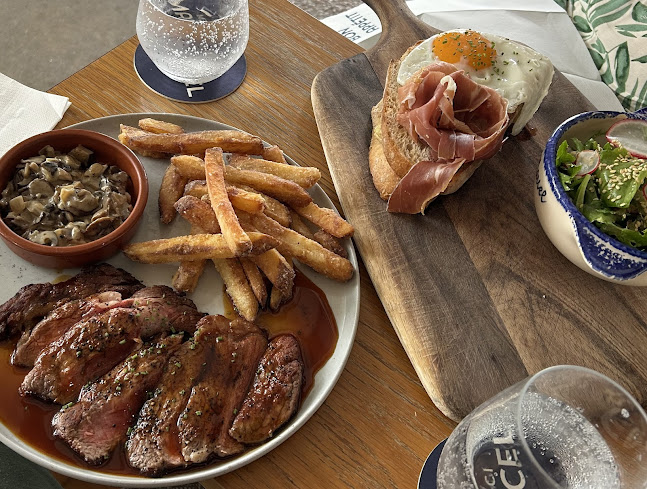 MERCI MARCEL TIONG BAHRU - Singapore