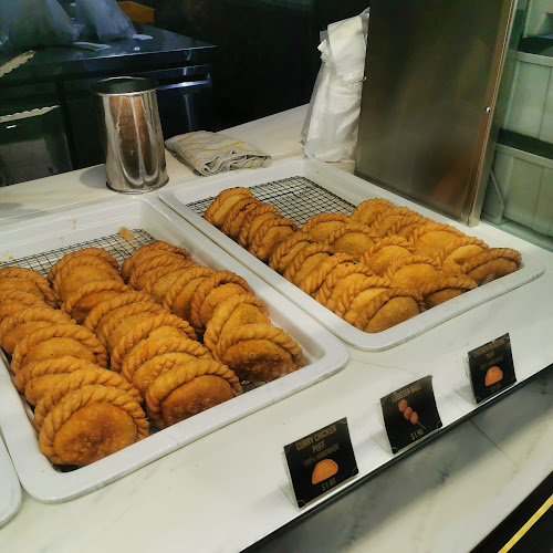 Comentarii opinii despre Tip Top Curry Puff @ Compass One