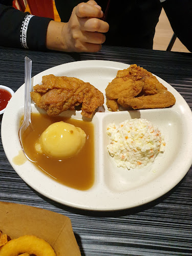Arnold's Fried Chicken - Hospitality and gastronomy