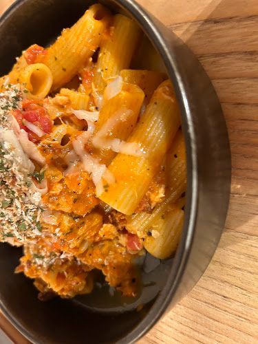 Lola's - Hospitality and gastronomy