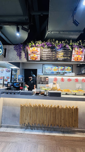 Gold Scissors Hainanese Curry Rice