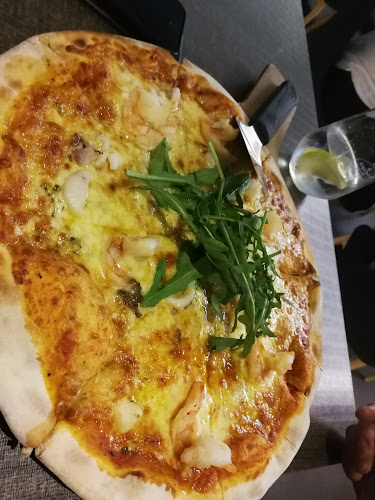 COLLIN'S® Shaw Plaza - Hospitality and gastronomy