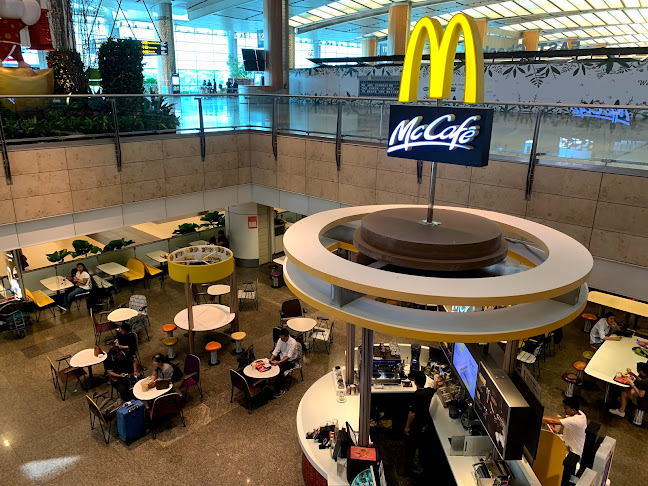 Comentarii opinii despre McDonald's Changi Airport Terminal 2 (T2) Transit Lounge