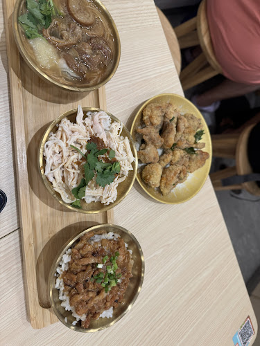 Opinii despre Eat 3 Bowls @ The Seletar Mall în Singapore - Hospitality and gastronomy