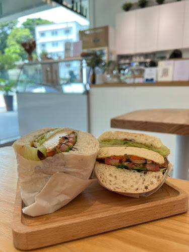 Lilac Oak | Vegan Café & Bakes - Hospitality and gastronomy