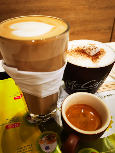 Blk 208 Hougang St 21, #01-217, Singapore 530208