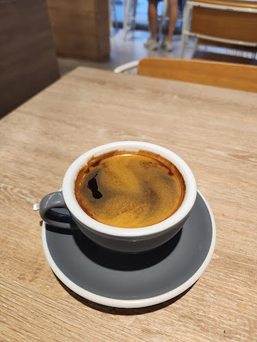 Comentarii opinii despre Dutch Colony Coffee Co.