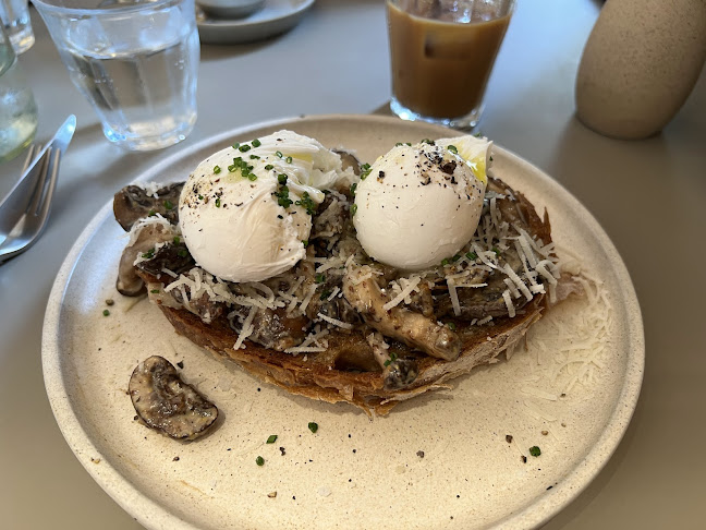 Plain Vanilla Neil Road - Hospitality and gastronomy