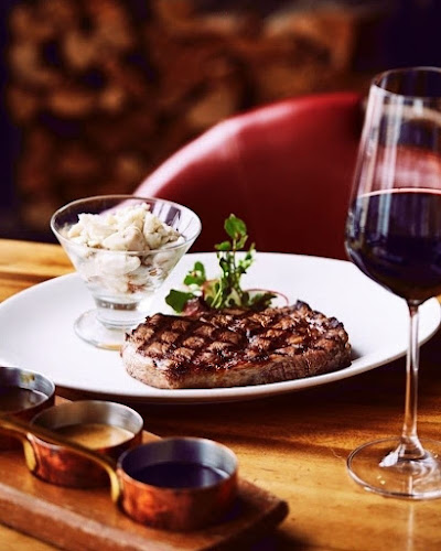 2 Stamford Rd, Level 3 Swissotel The Stamford, Singapore 178882