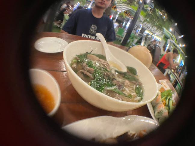 Lucky Saigon Café - Hospitality and gastronomy