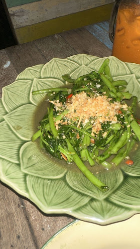 Warm Up Cafe @Mackenzie Road - Singapore