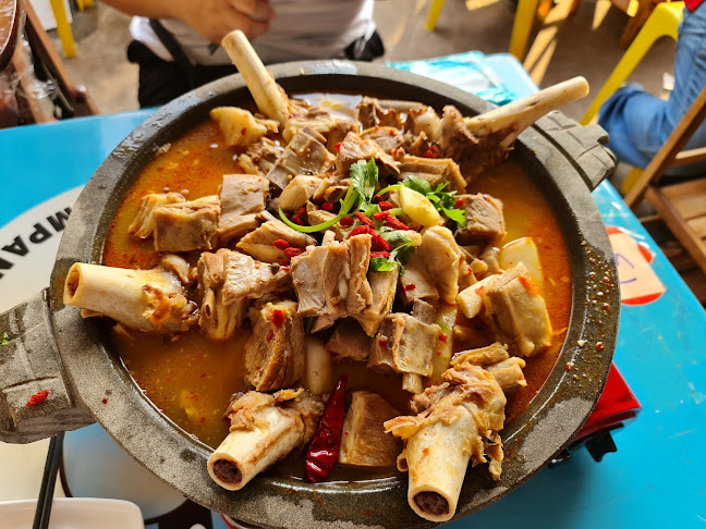 Comentarii opinii despre 满族火锅 Man Zhu Steamboat Restaurant