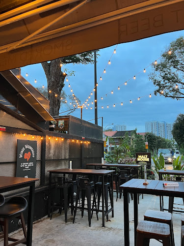 685 E Coast Rd, Singapore 459054