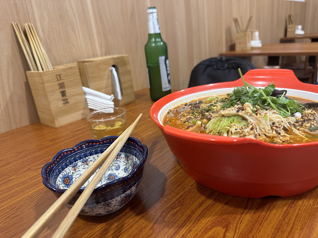 Comentarii opinii despre JIANG HU MAO CAI 江湖冒菜