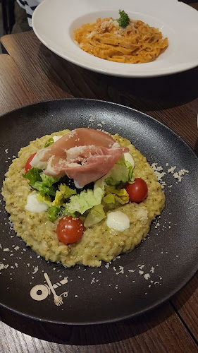 Opinii despre Pasta e Formaggio(P&F) @ CIMB Plaza în Singapore - Hospitality and gastronomy