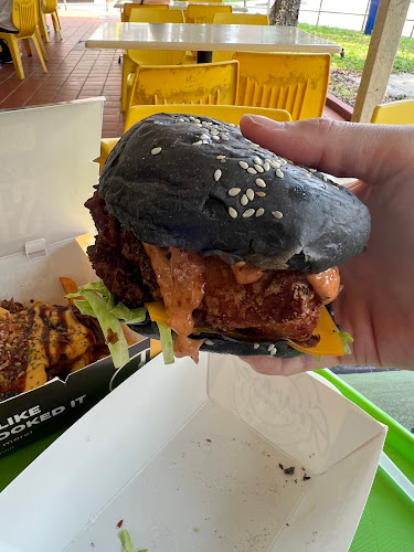 727 Ang Mo Kio Ave 6, Singapore 560727