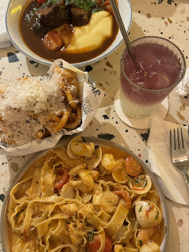 Little Rogue Coffee - Hospitality and gastronomy