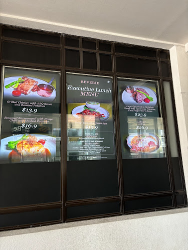 9 Bras Basah Rd, #01-06, Singapore 189559