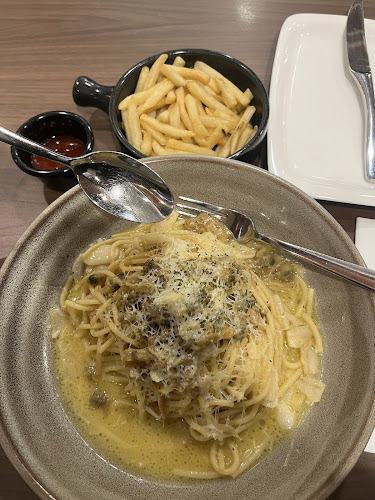 Poulet - White Sands - Hospitality and gastronomy