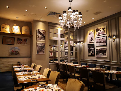 PAUL Marina Bay Link Mall