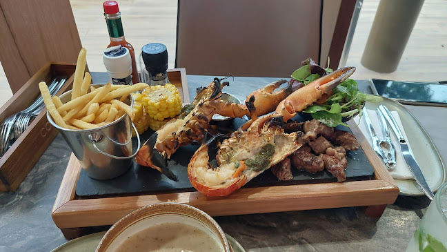 COLLIN'S® Mandai Wildlife West - Singapore