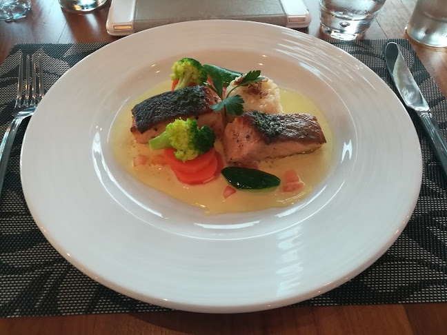 Comentarii opinii despre waters edge Training Restaurant