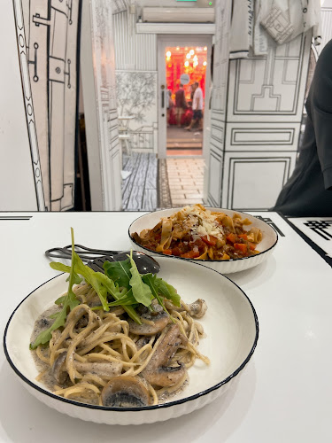 Opinii despre Cafe Monochrome (Chinatown) în Singapore - Hospitality and gastronomy