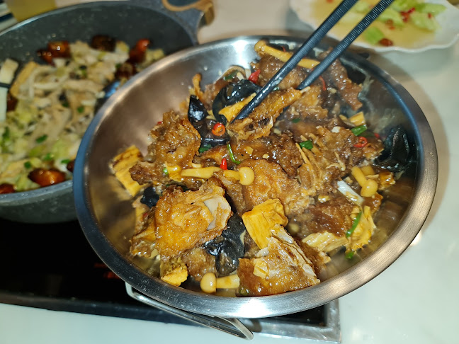 Qi Lai Feng 齐来丰鱼庄 Chinese Restaurant - Hospitality and gastronomy