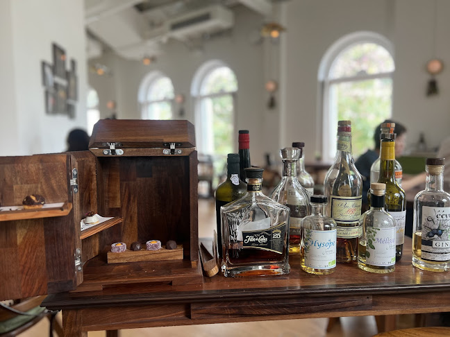 41 Robertson Quay, #02-02 STPI Creative Workshop and Gallery, Singapore 238236