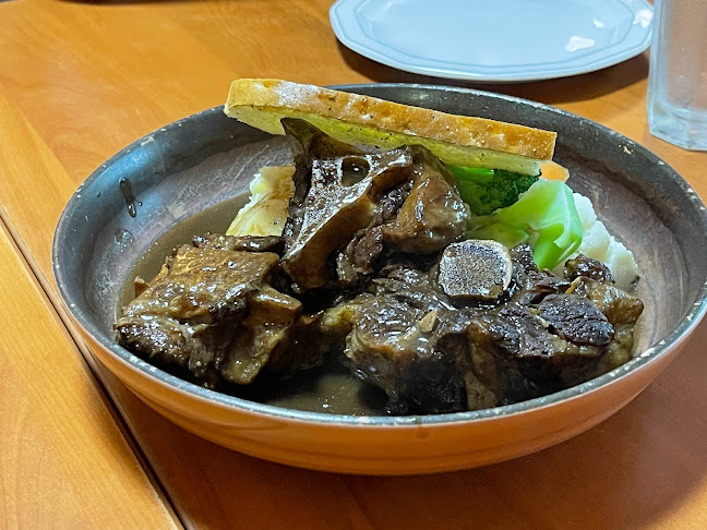 Opinii despre Dolphins Tavern în Singapore - Hospitality and gastronomy