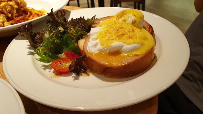 The Coffee Bean and Tea Leaf (Waterway Point) - Hospitality and gastronomy